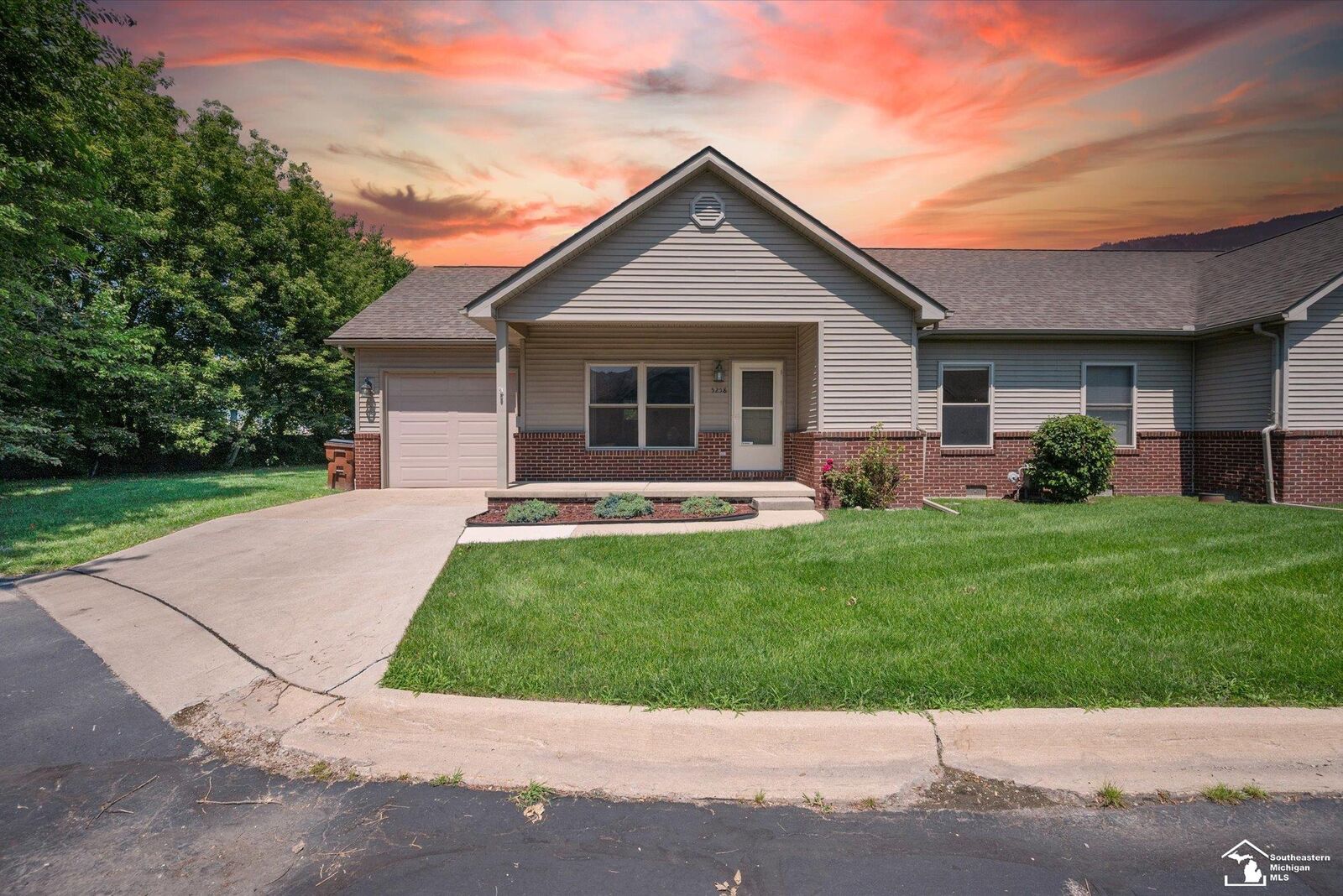 Property Photo:  5258 Torrington Drive 10  MI 48161 
