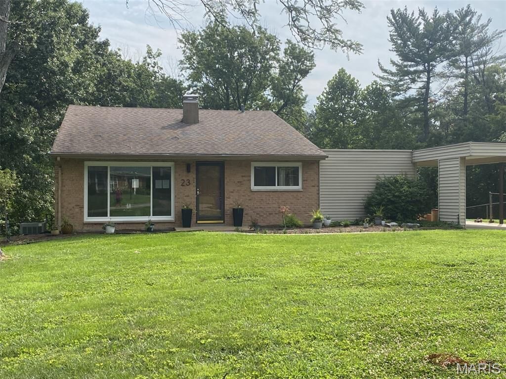 Property Photo:  23 Country Squire Lane  MO 63146 
