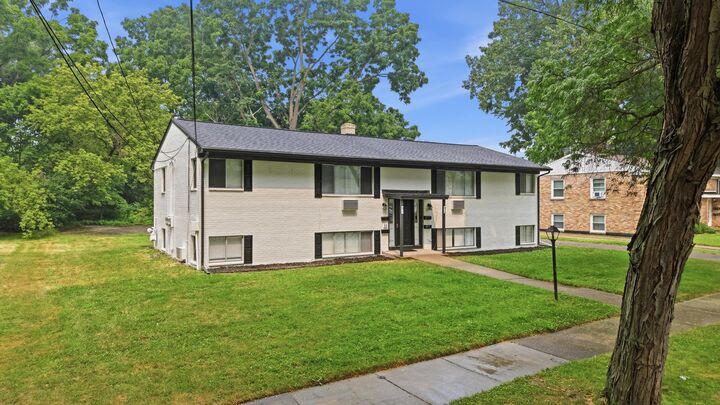 Property Photo:  813 NE Carrier Creek Boulevard NE  MI 49503 