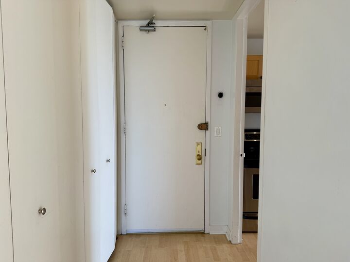 Property Photo:  655 W Irving Park Road 1801  IL 60613 