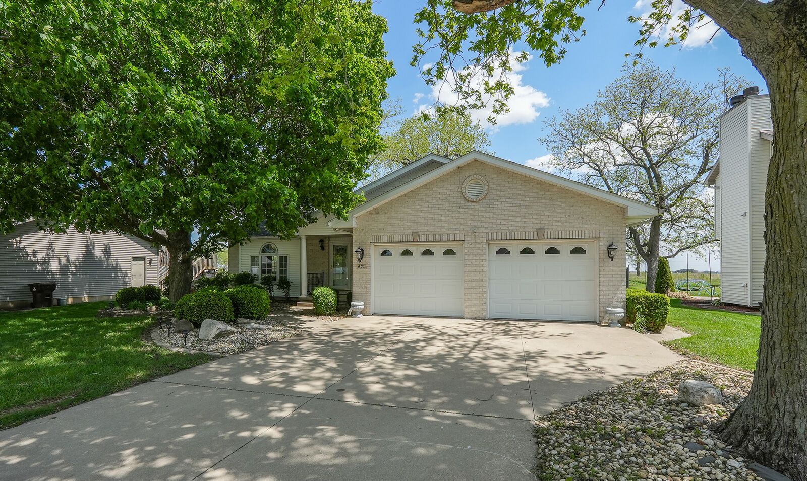 Property Photo:  671 Diversatech Drive N  IL 60950 
