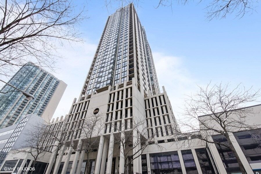 Property Photo:  1122 N Clark Street 3004  IL 60610 