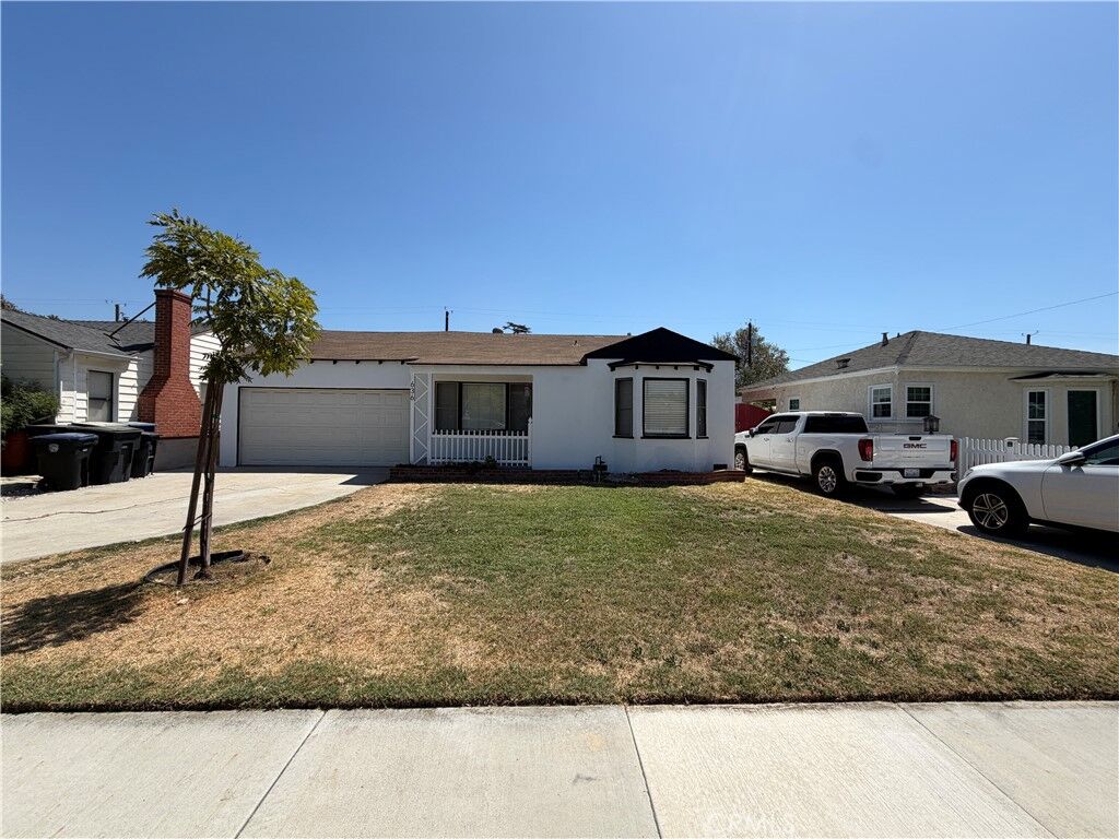 Property Photo: 636 N Lamer Street CA 91506