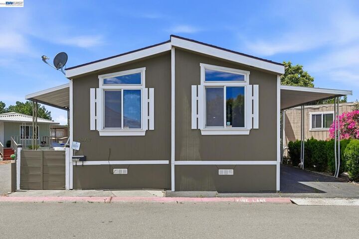 Property Photo:  28957 Venus St  CA 94544 
