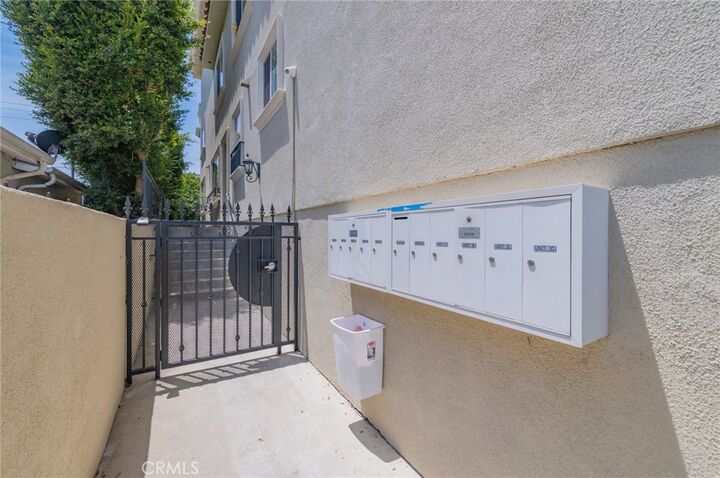 Property Photo:  3501 Tilden Avenue 8  CA 90034 