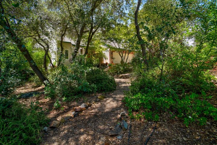 Property Photo:  2547 Lakeridge Oaks Drive  CA 95762 