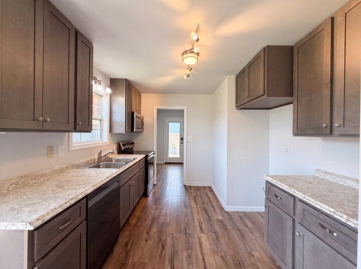 Property Photo:  1046 Mile High Dr  TN 37042 