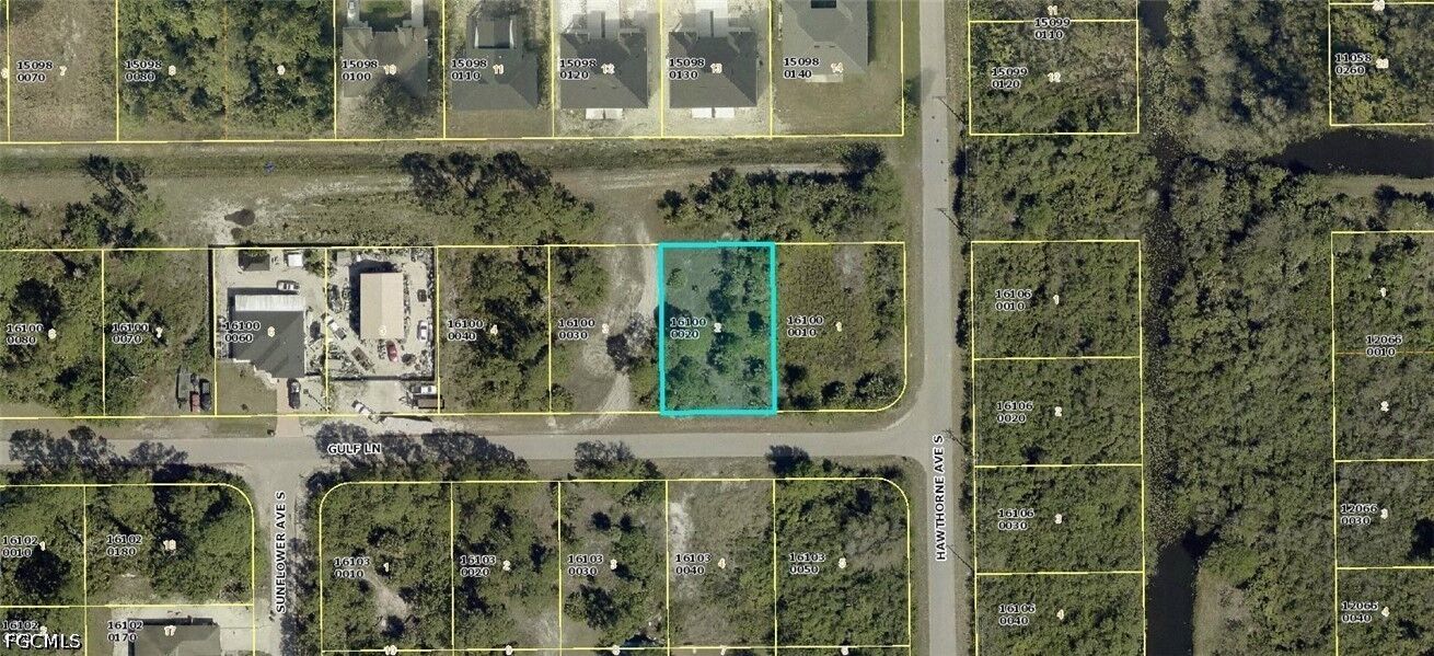 Property Photo:  877 Gulf Lane  FL 33974 