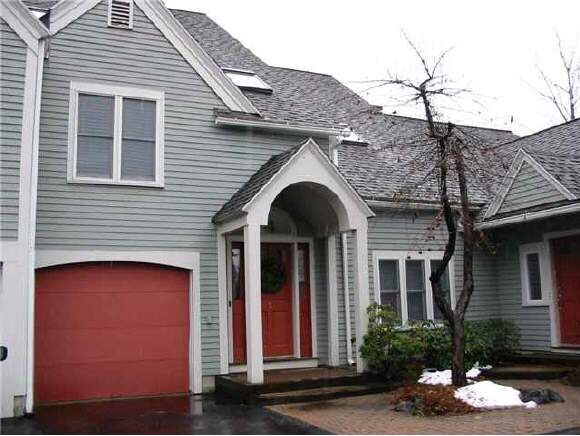 Property Photo: 5 Hawthorne Village Road NH 03062