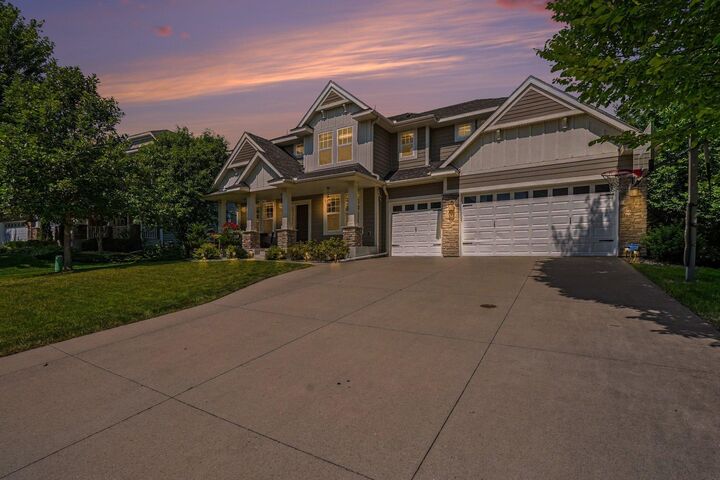 Property Photo:  5310 Black Oaks Lane N  MN 55446 