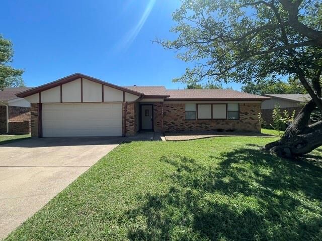 Property Photo: 7536 Meadowlark Lane N TX 76148