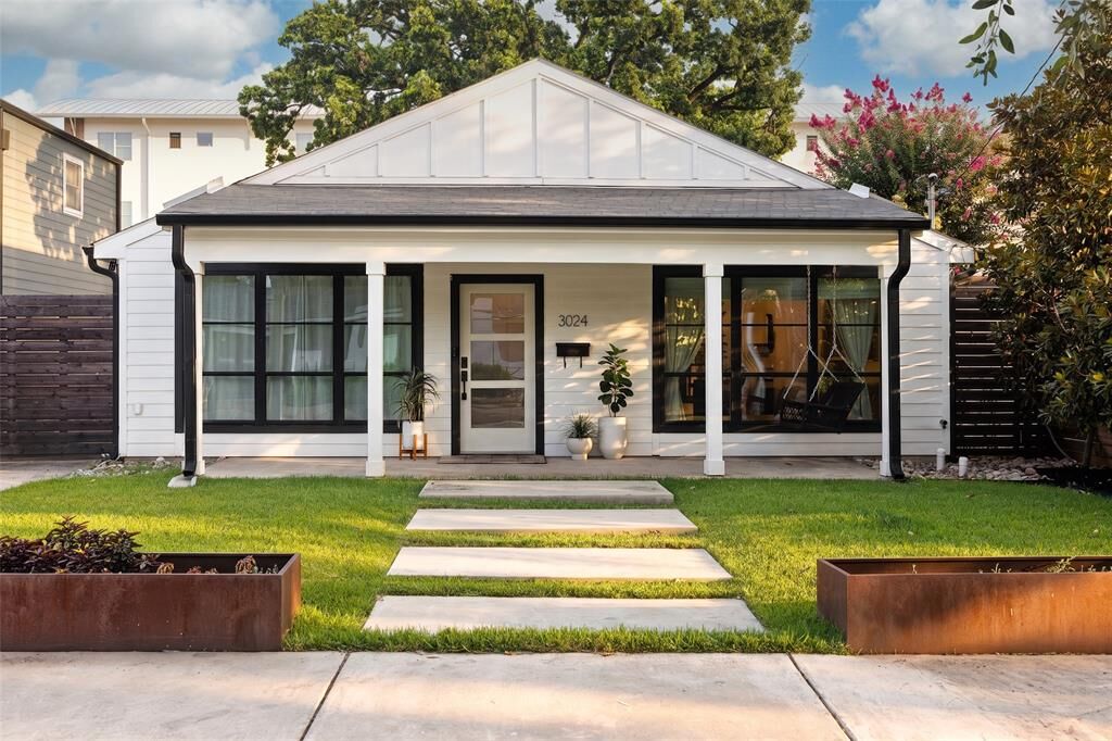 Property Photo: 3024 Adolph Street TX 75204