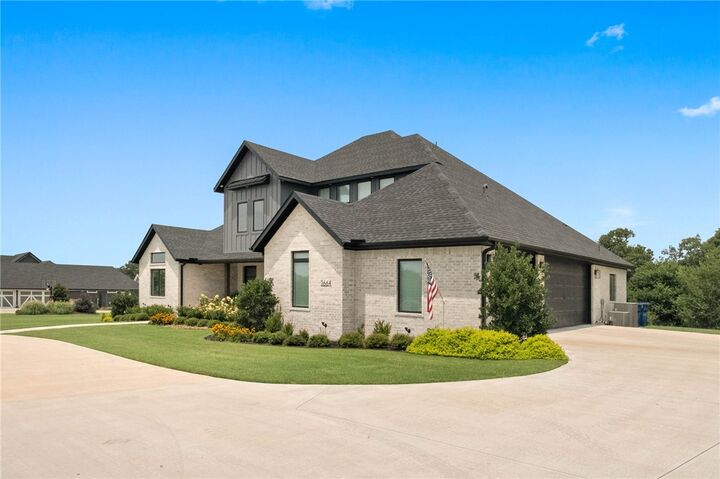 Property Photo: 2664 Highlands Way AR 72762