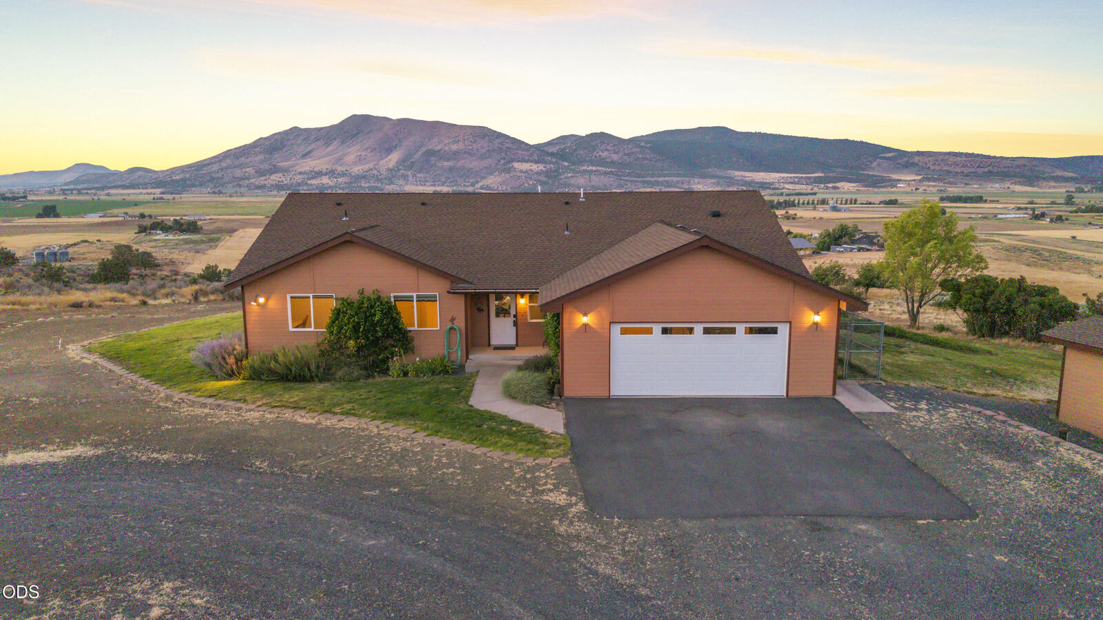 Property Photo:  11811 Falvey Road  OR 97603 