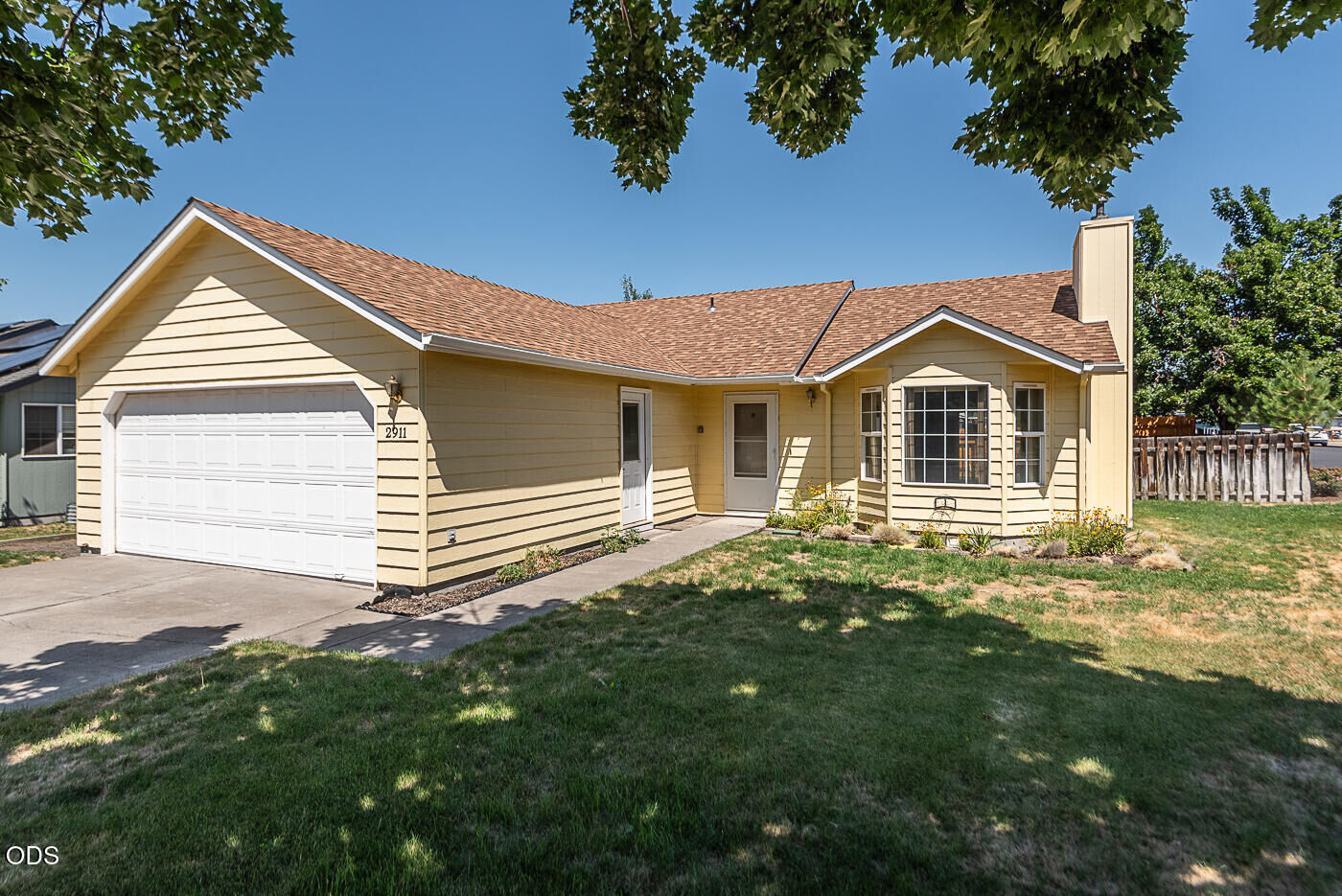 Property Photo:  2911 SW Reindeer Avenue  OR 97756 