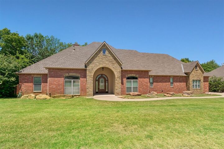 Property Photo:  18465 N Antler Way  OK 73012 