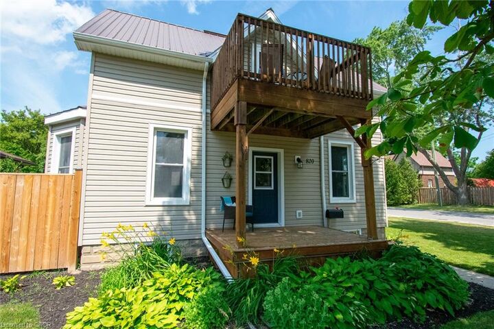 Property Photo:  820 Cedar Street  ON N1A 2K2 