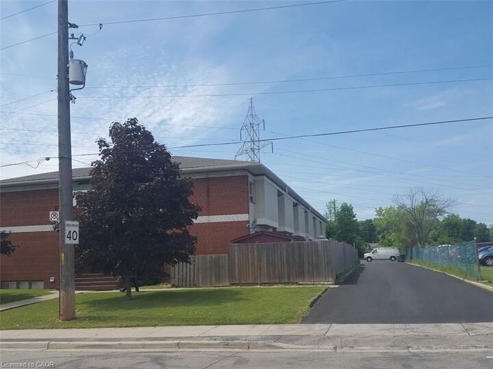 Property Photo:  2251 Mountainside Drive 7  ON L7P 1B6 