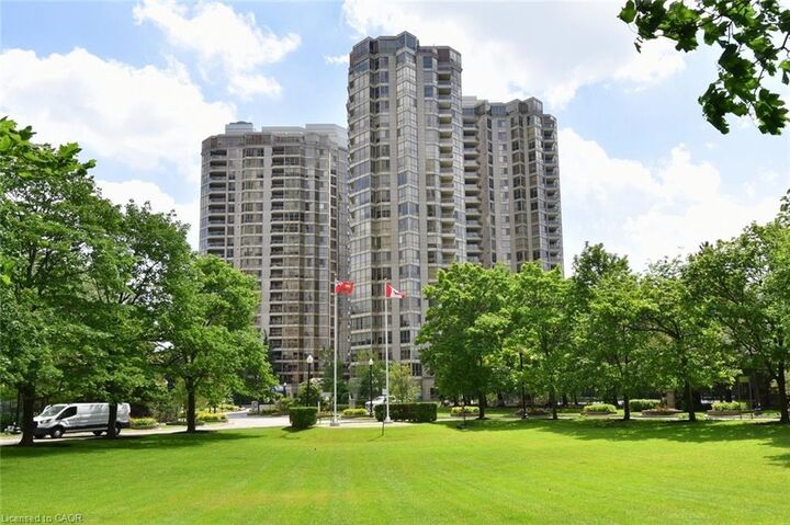 55 Kingsbridge Garden Circle 2210 — photo 1