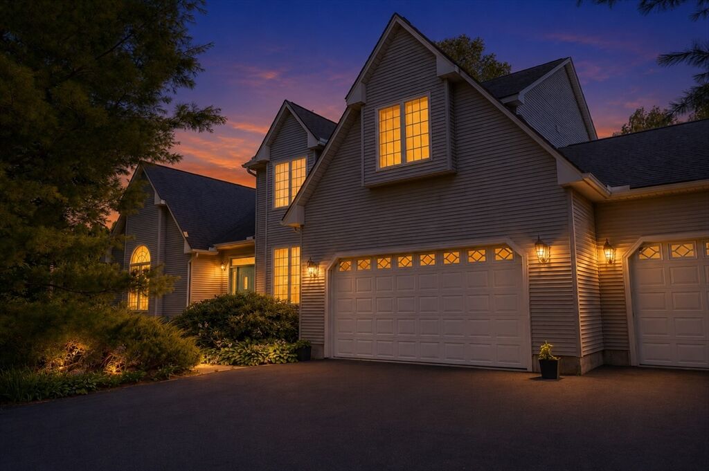 Property Photo:  18 Bayberry Dr 18  MA 01027 