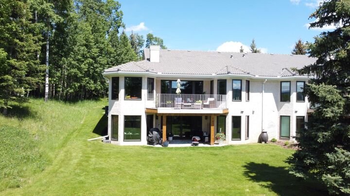 Property Photo: 38 Sunrise Way AB T0L 1W3