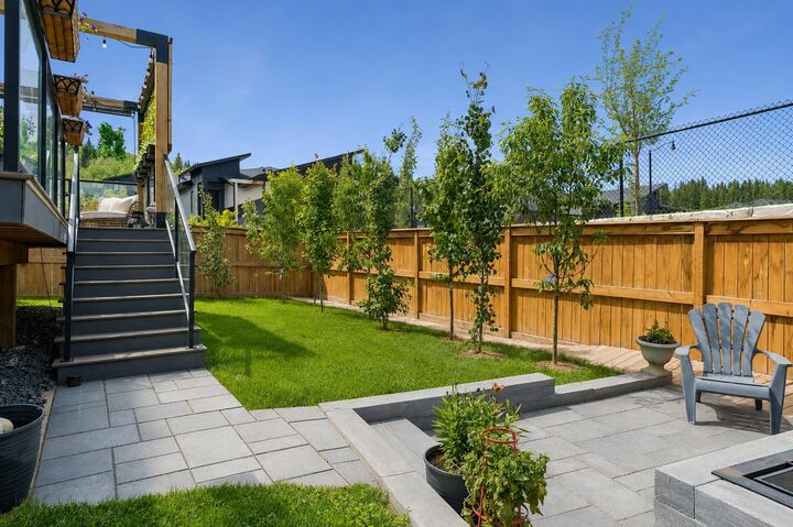 Property Photo:  206 Riviera View  AB T4C 0Z2 