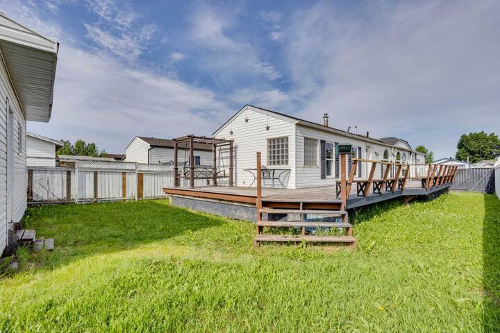 Property Photo:  180 Cokerill Crescent  AB T9K 2J2 