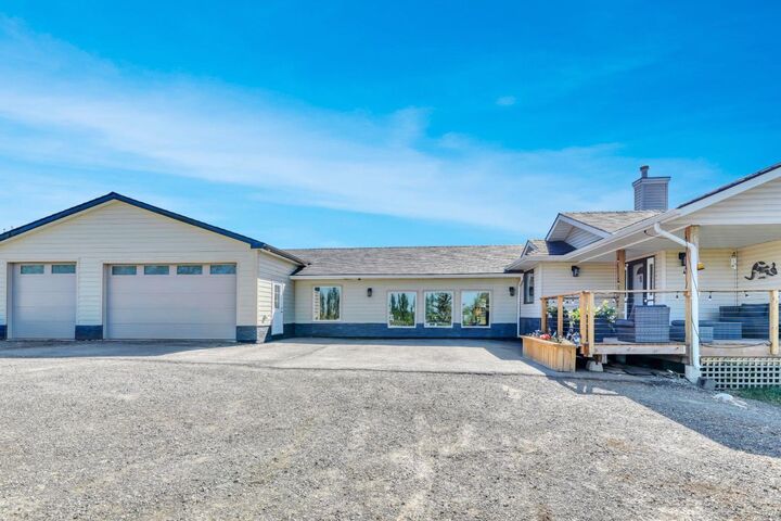434029 2 Street E — photo 1