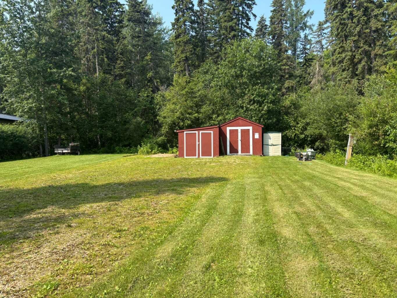 Property Photo:  236 Lakeshore Drive N  AB T9S 1S2 