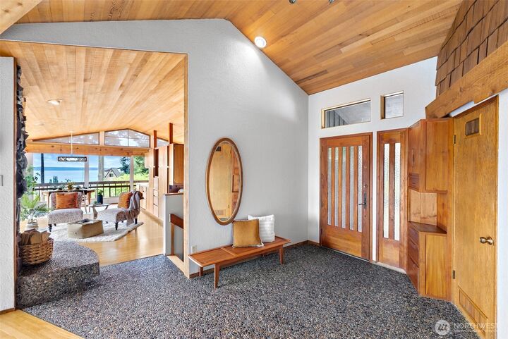 Property Photo:  360  Heather Road  WA 98203 