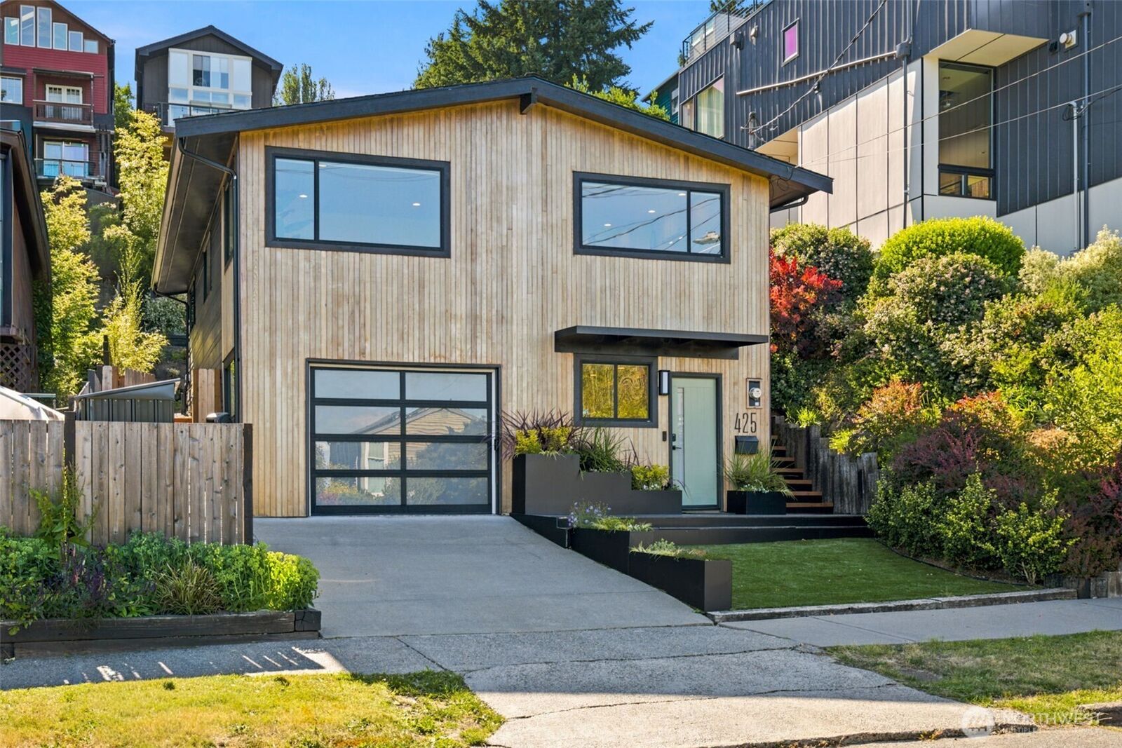 Property Photo:  425  26th Avenue E  WA 98112 