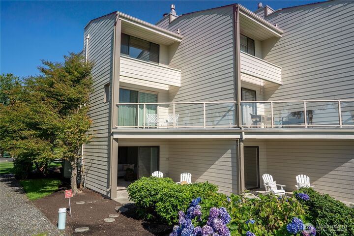 Property Photo:  8021  Birch Bay Unit Drive 225  WA 98230 