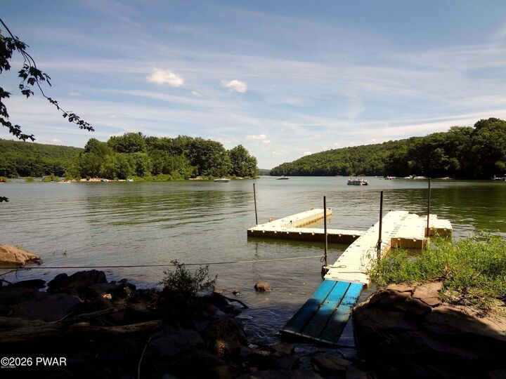 Property Photo:  181 Marina Way  PA 18426 