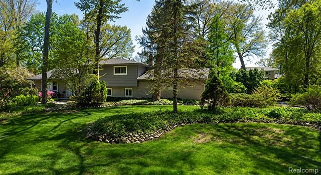 Property Photo: 6746 Chatsworth Drive MI 48316