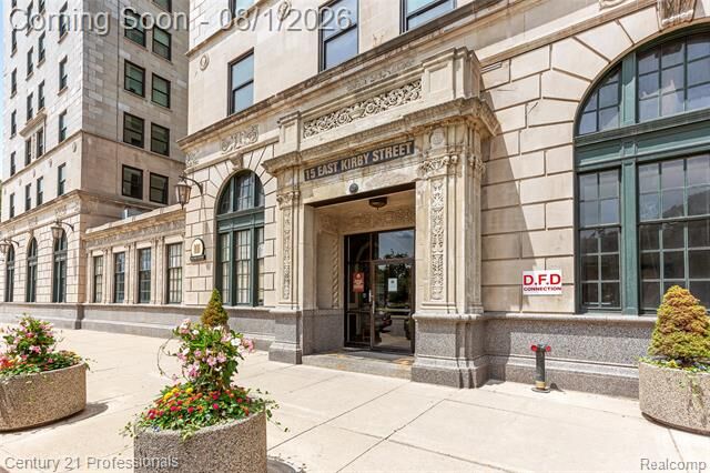 Property Photo: 15 E Kirby Street 1120 MI 48202