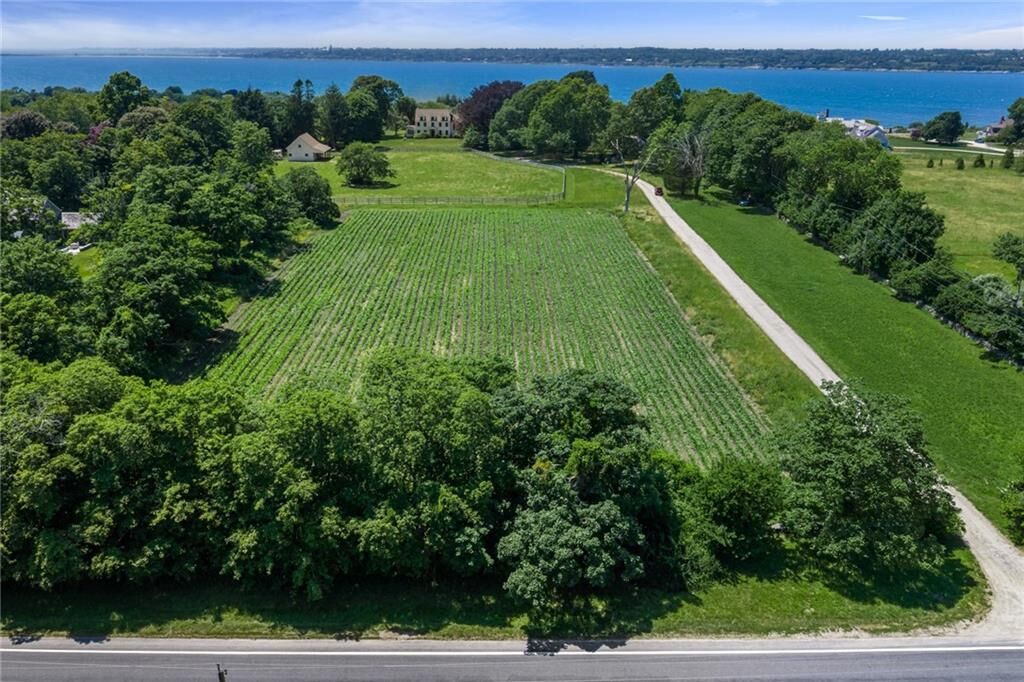 Property Photo:  6 Bay Farm Lane  RI 02837 