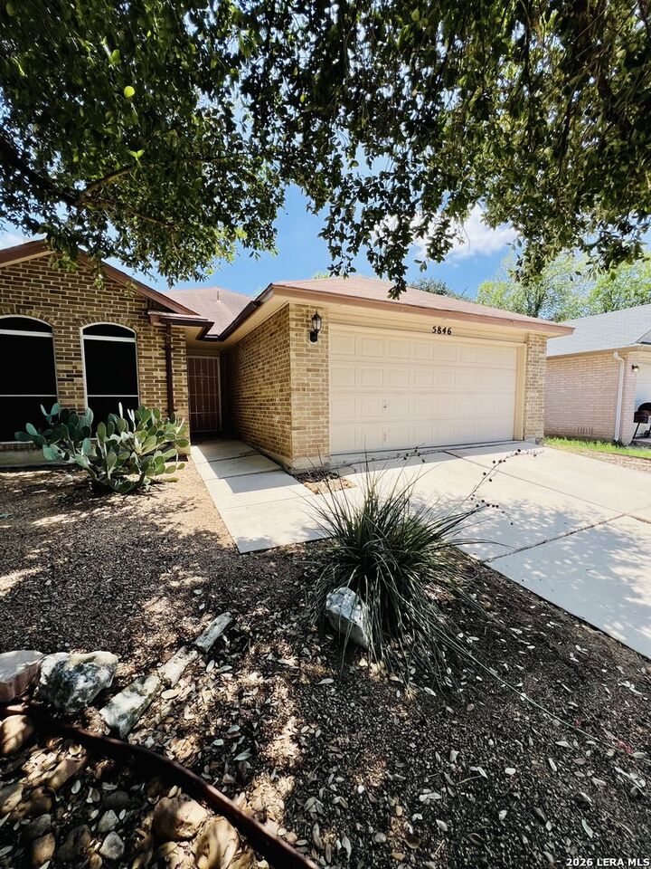 Property Photo:  5846 Larkmeadow Dr  TX 78233 