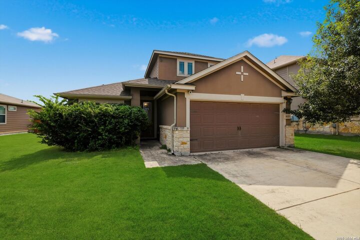 Property Photo:  10118 Macarthur Way  TX 78109 