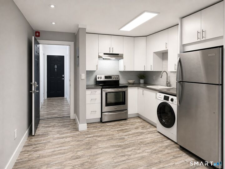 Property Photo:  60 Connecticut Avenue 2B  CT 06850 