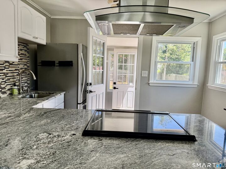 Property Photo:  41 Albin Road  CT 06902 