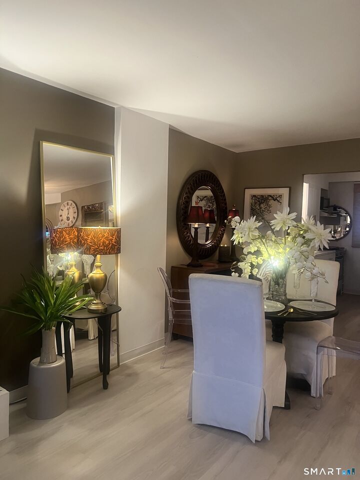 Property Photo:  91 Strawberry Hill Avenue 827  CT 06902 