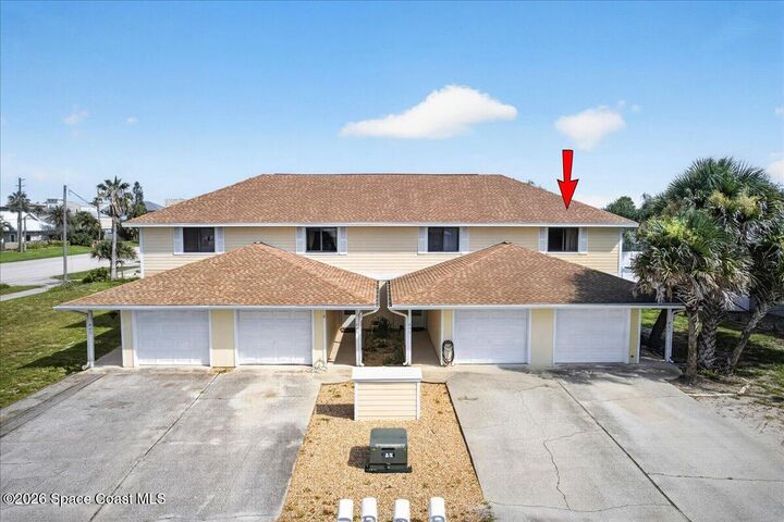 Property Photo:  841 E 14th Avenue  FL 32169 