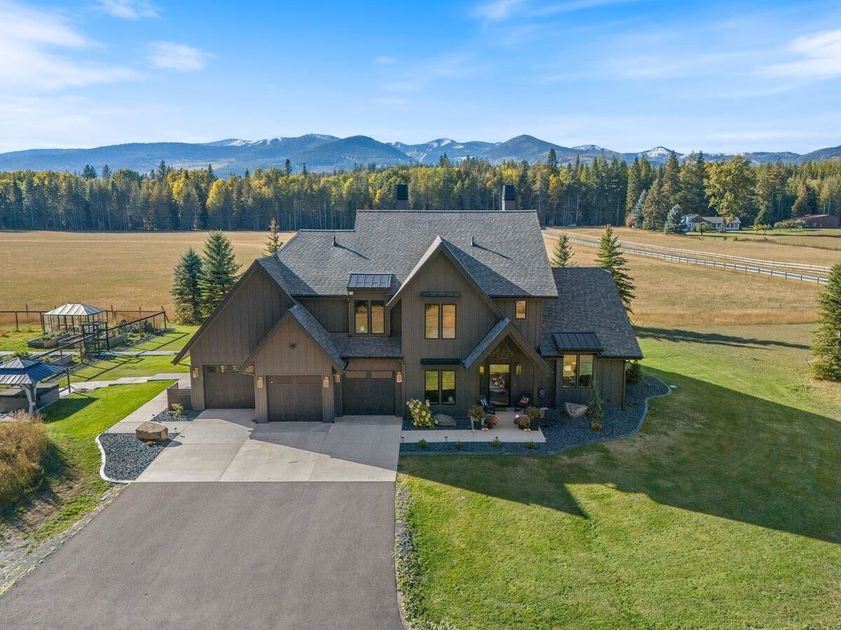 Property Photo: 713 N Center Valley Rd ID 83864