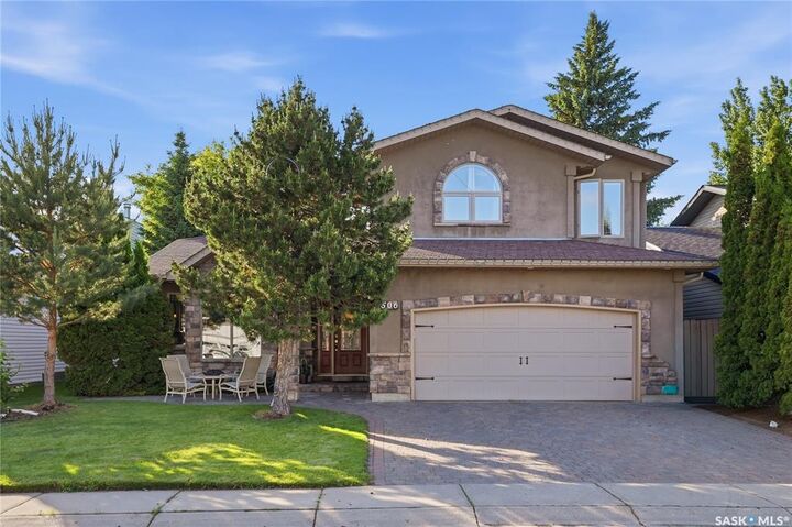 506 Vincent Crescent — photo 1