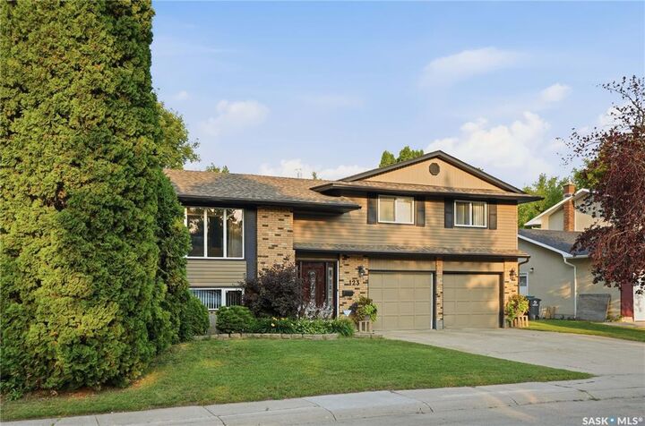 Property Photo:  123 Trent Crescent  SK S7H 4V1 
