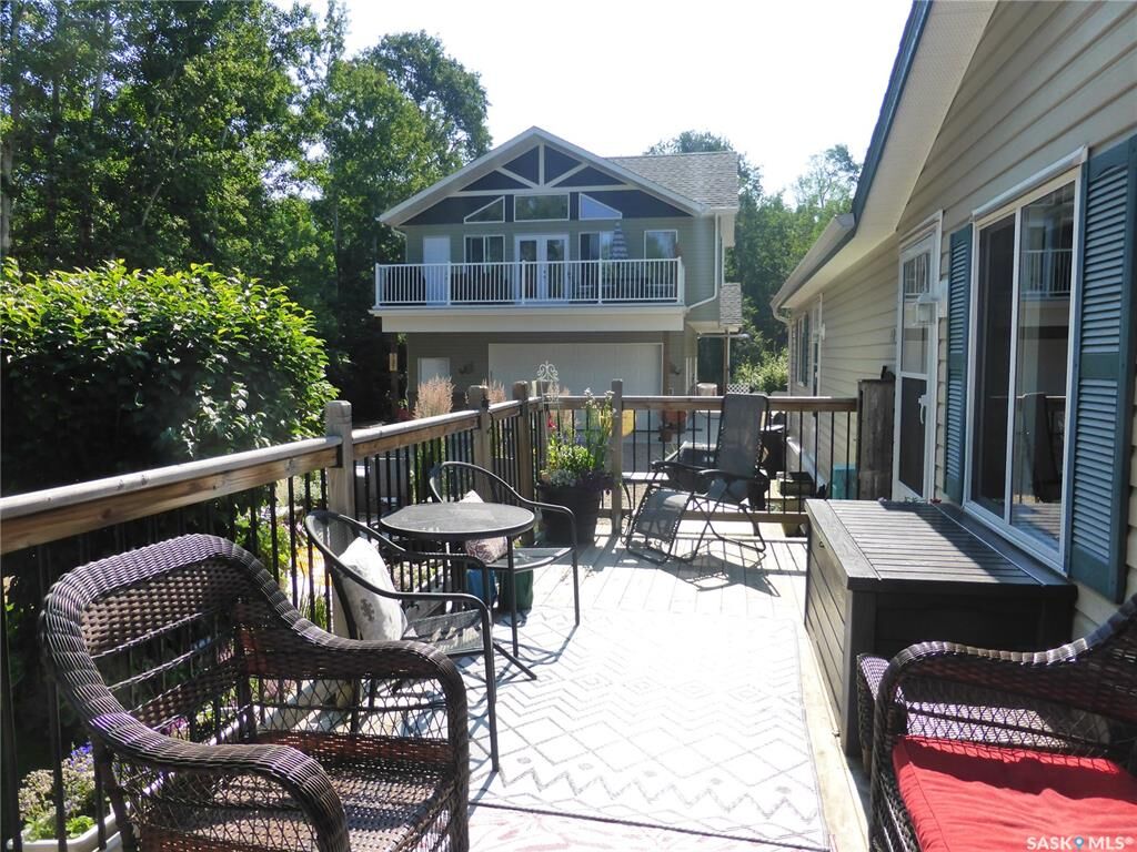 Property Photo:  737 Kenderdine Boulevard  SK S0M 1J0 
