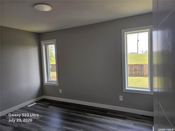 Property Photo: 246 Sutter Place SK S7T 0R3