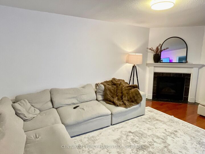 Photo de la propriété:  173 Sophia Road Main  ON L3S 4C5 