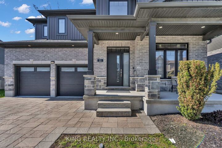 Property Photo: 1061 Eagletrace Drive 33 ON N6G 0T3