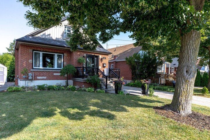 Property Photo:  328 East 19th Street  ON L9A 4S8 